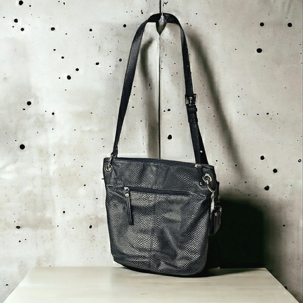 Tignanello Texture Reptile Metallic Pearlized Hobo Bucket Shoulder Scale Leather